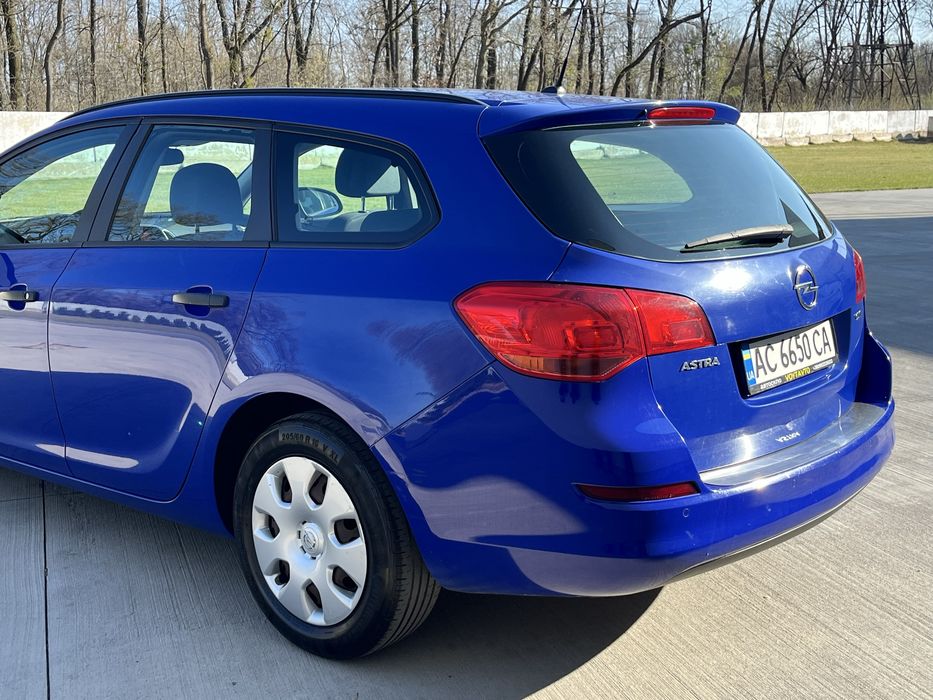 Opel Astra J 2011 1.7 CDTi