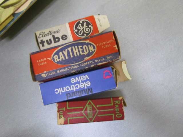 válvulas antigas para rádios nas caixas