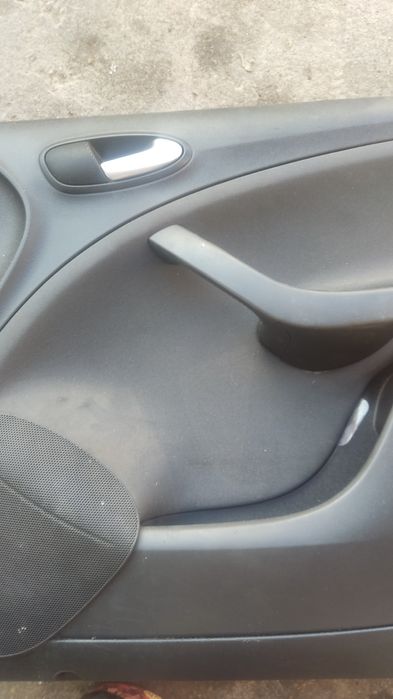 Boczek drzwi przód przedni prawy Seat Altea XL