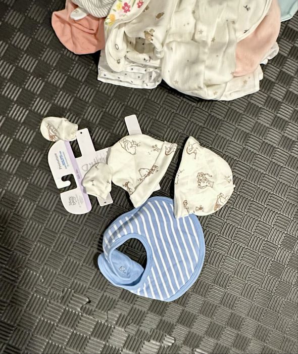 Новий одяг для недоношених,ранньонароджених діток Primark