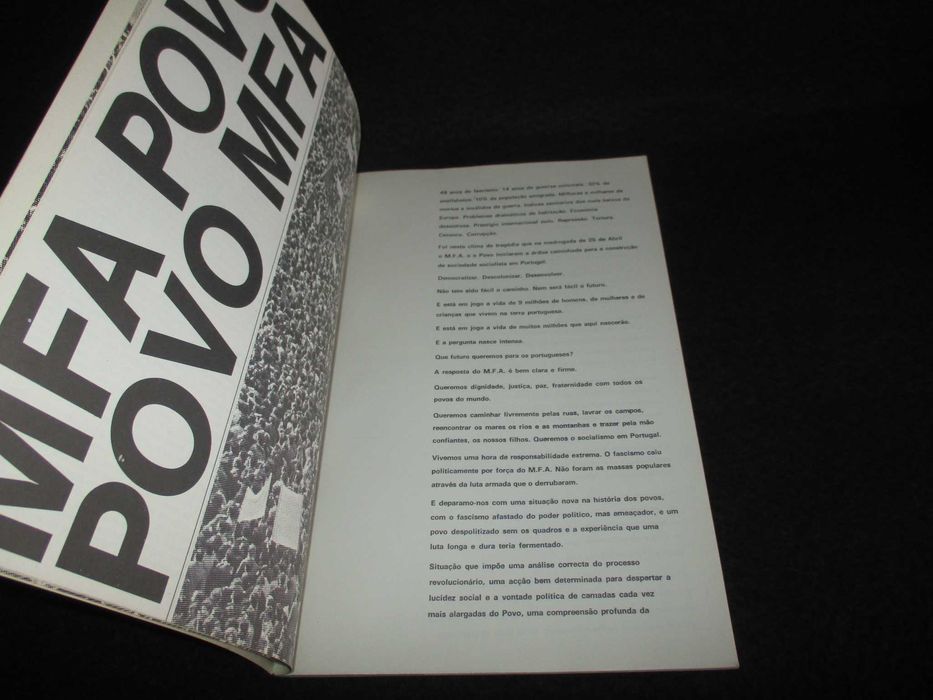 Livro Portugal Um Ano de Revolução 1974 Muito Raro