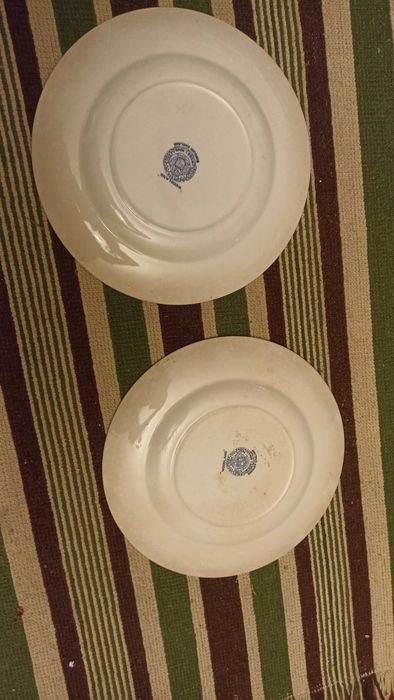 Dwa talerze płytkie obiadowe