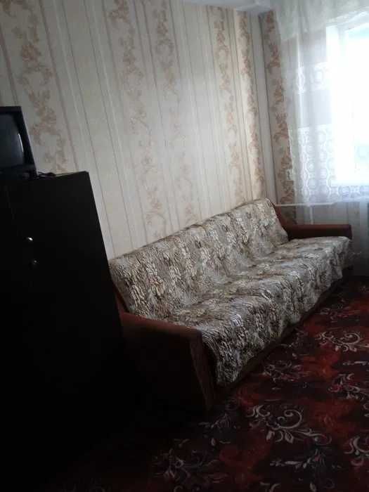 Здам в оренду 2-кімнатну квартиру на Воскресенці. Метро 15 хвилин.