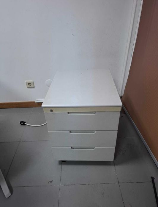 Módulo de 3 gavetas pra escritório