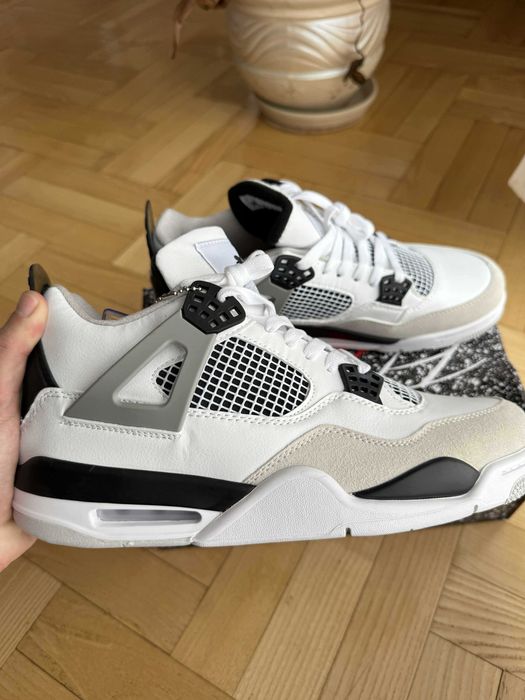 Jordan 4 – biało-czarne
