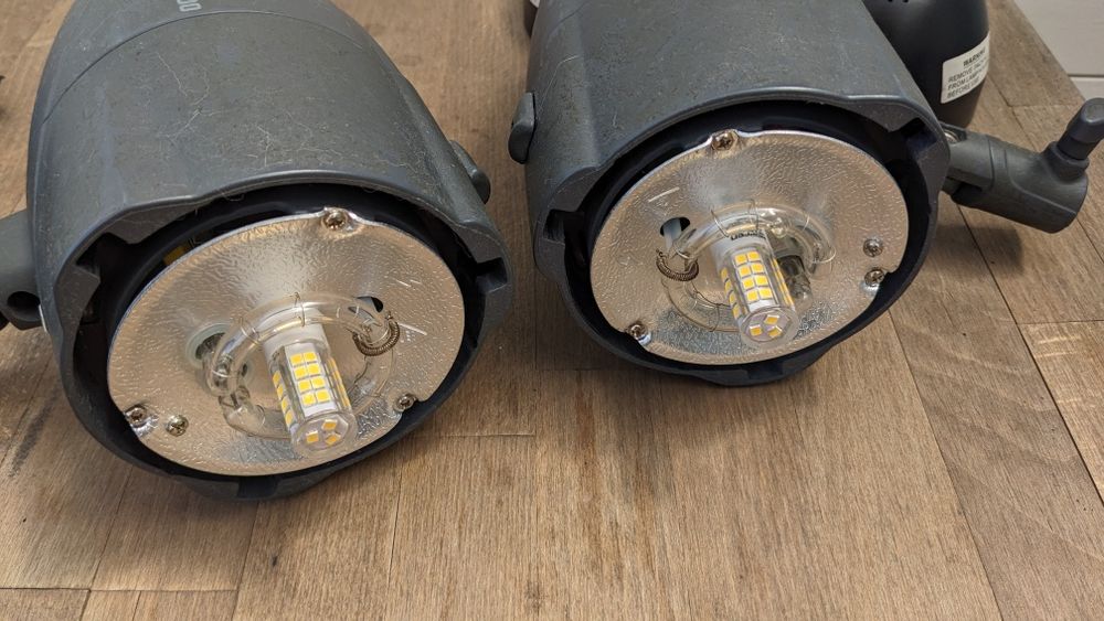 Продам 2 моноблоки Mircopro mq300s і 2 софтбокси спалахи вспишки