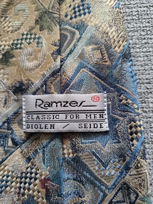 Krawat męski jedwabny firmy Ramzes