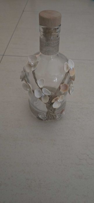 Vendo trabalhos em vários tipos de peças.