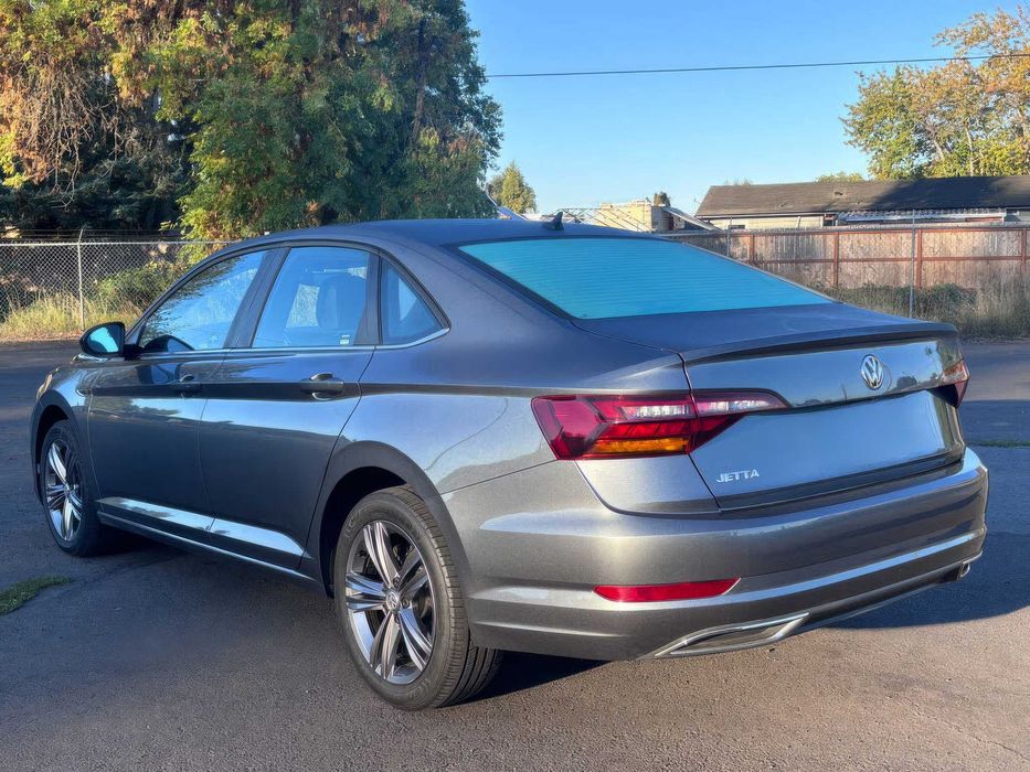 Volkswagen Jetta R-Line      2019