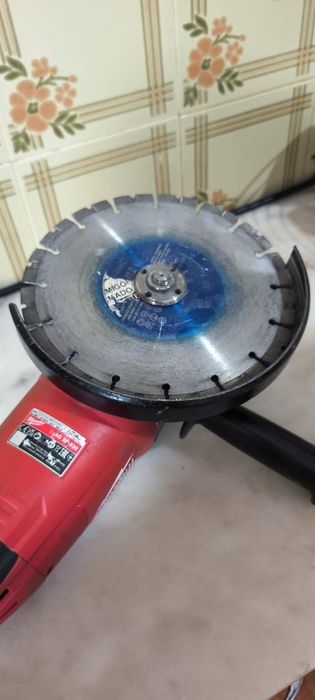 Rebarbadora Milwaukee AG 22-230 2200W 230mm Profissional Deadman*