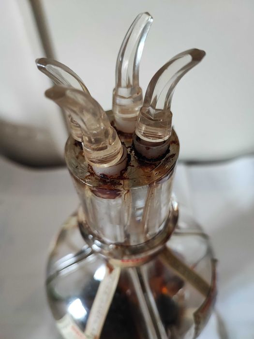 Garrafa antiga, para coleção, muito interessante