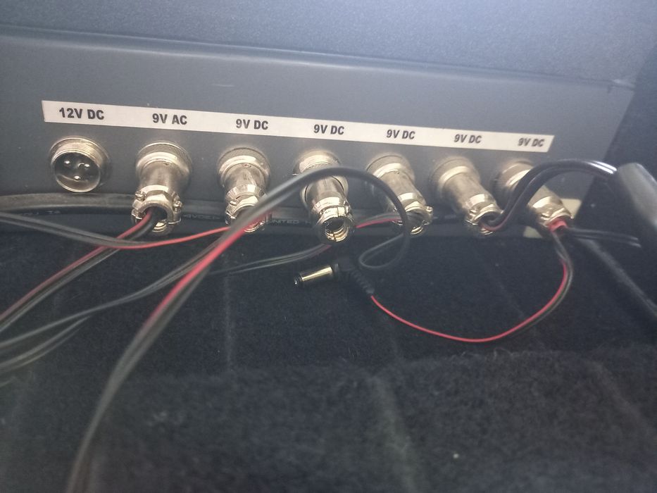 Zasilacz + Case pedalboard na efekty gitarowe + okablowanie Warszawa