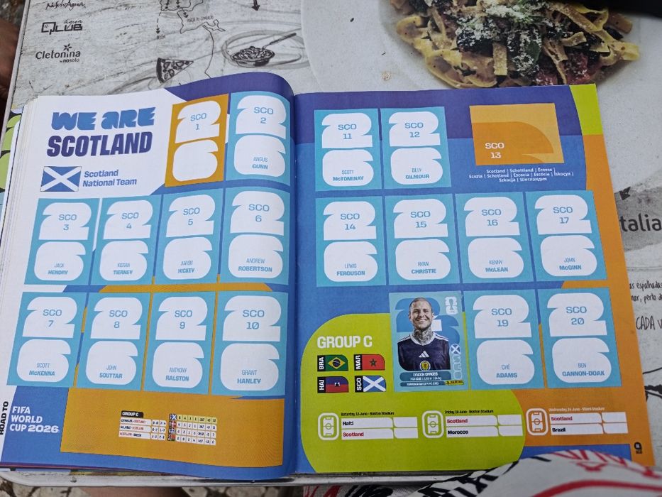 Caderneta da Copa do Mundo 2026 com 29 cromos já colados