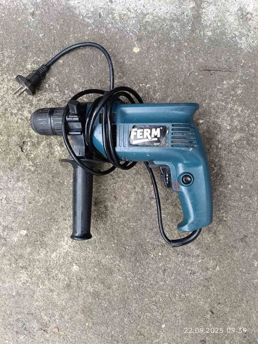 Продам ударну дрель