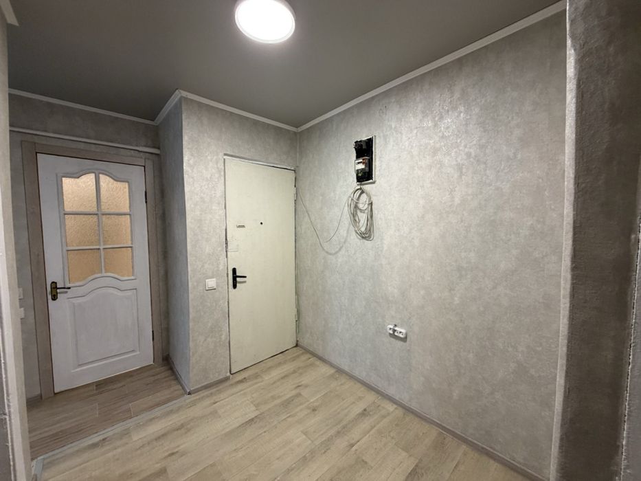 Продам двокімнатну квартиру з автономним опаленням та закритим двором