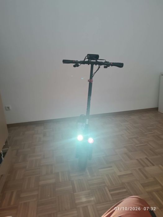 Tratonete scooter E-Cross GO