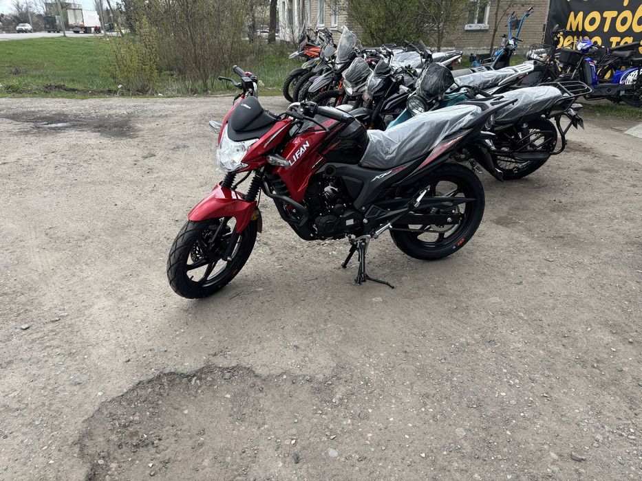 Мотоцикл LIFAN KP200