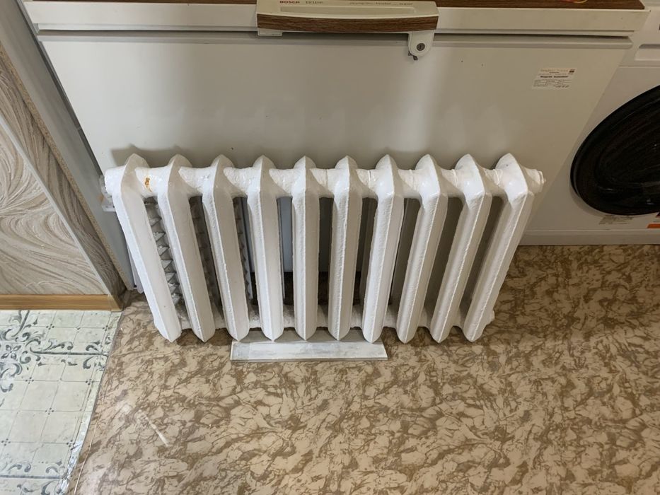 Радіатор. Радиатор. Батарея. На 10 секцій.