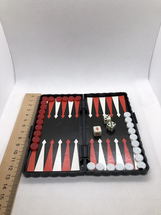 Дорожные шашки, шахматы, нарды.