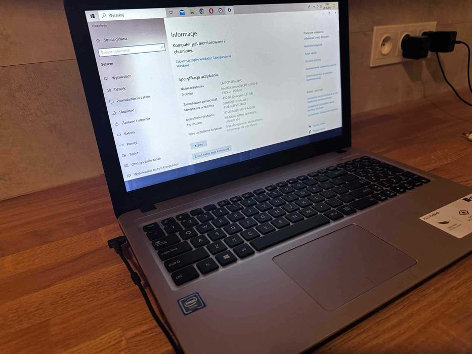 Laptop Asus X Dysk M2 256 GB 4 rdzenie