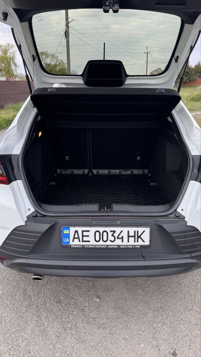Гарний кросовер Renault Arkana