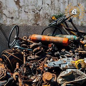 Recolho sucatas entulho e faco limpezas