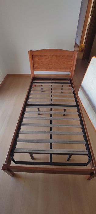 Cama solteiro bom estado