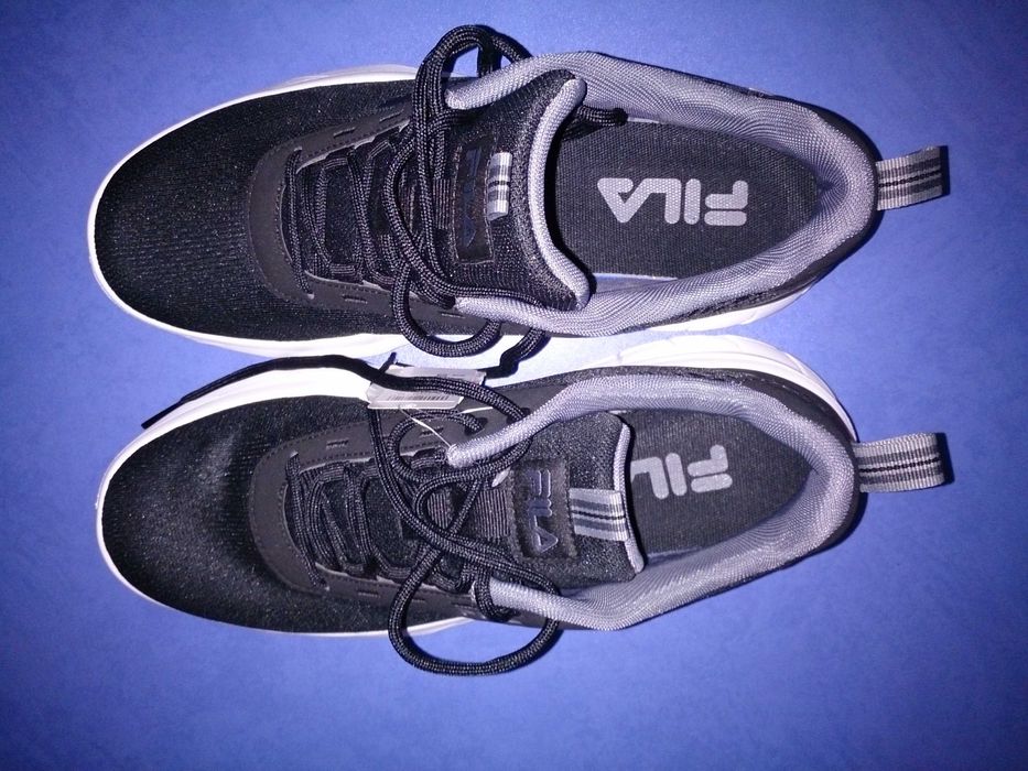Нові кросівки FILA (розмір 43)