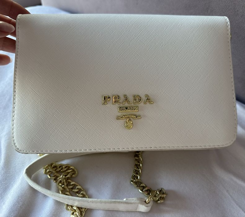 Kopertówka Prada blak week