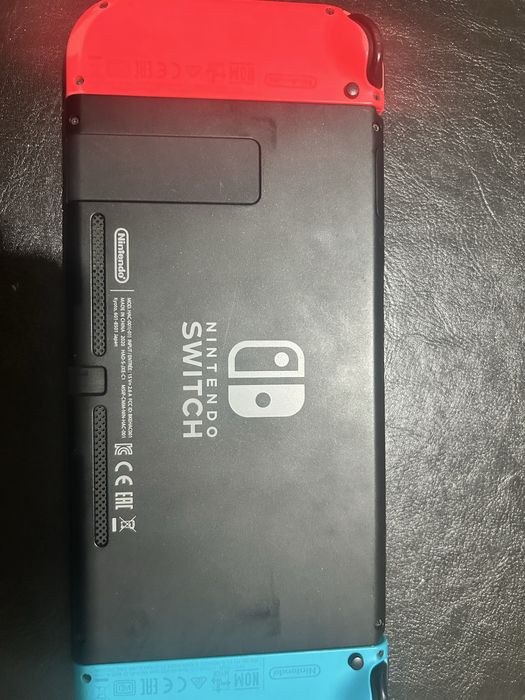 Nintendo Switch + 2 Jogos (Minecraft & Sonic Mania Plus)