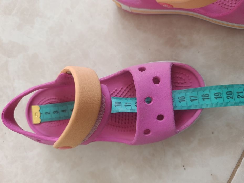 Босоніжки Crocs  на дівчинку