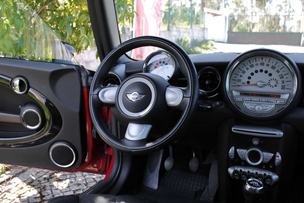 MINI Cooper D Chili 1.6 110CV (129€/Mês)