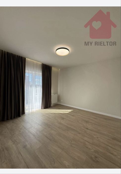 Продаж дуплекса з гаражем