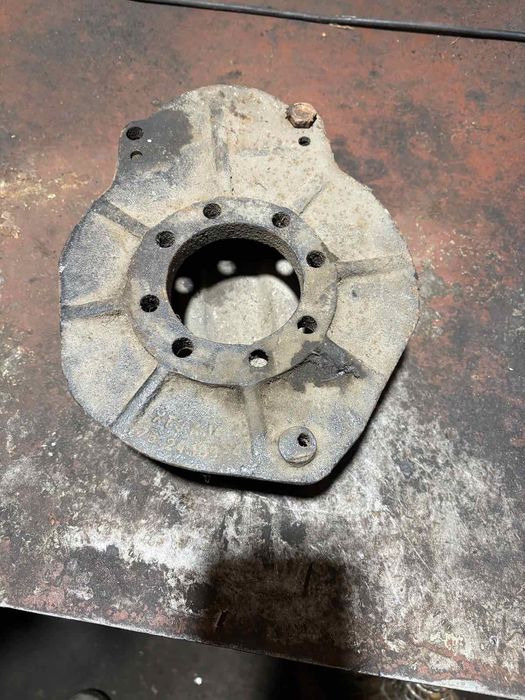 Продам плиту з кожухом для маховика пд-10