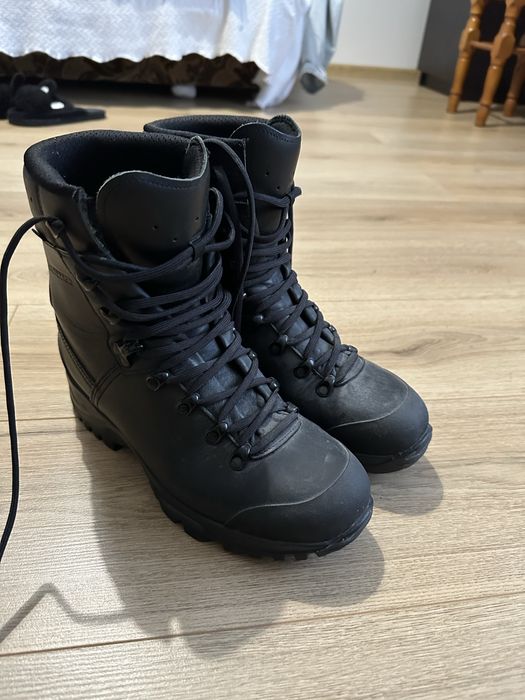 Берці Lowa на gore tex