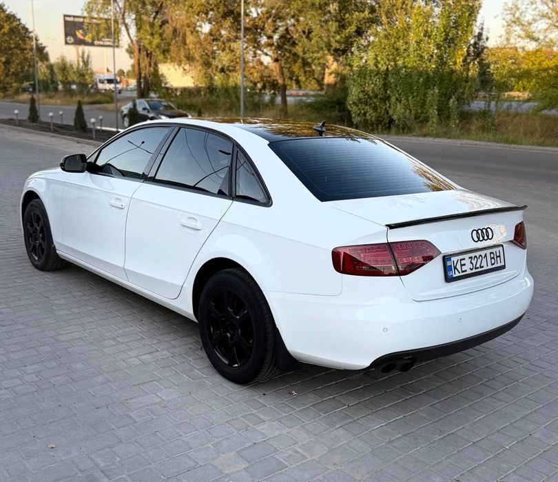 AUDI A4 Офіційне авто