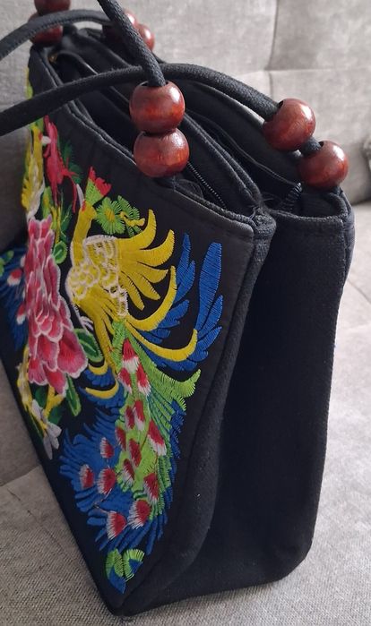 Nowa,haftowana torebka tekstylna.