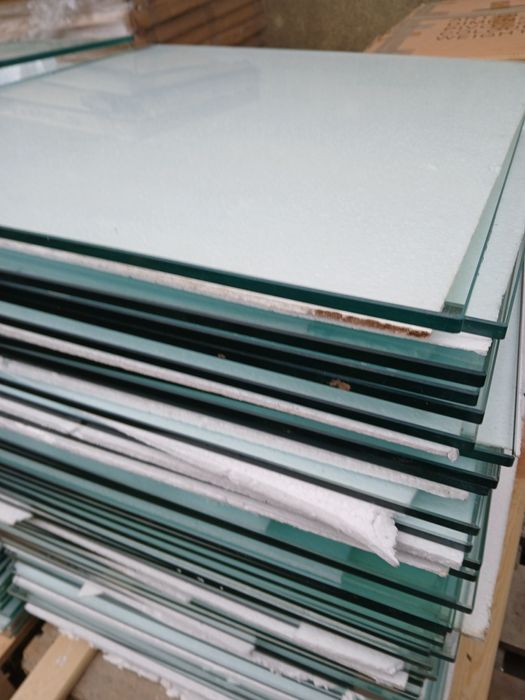 Szyba hartowana,szlifowane krawędzie przezroczysta