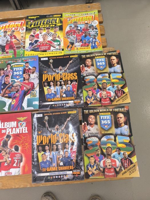 Cadernetas lote 12 € Panini Fome de Vencer Sporting/ Benfica / marvel