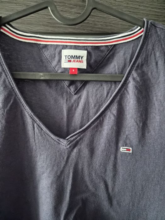 Granatowy t-shirt z dekoltem V, Tommy Hilfiger rozm. S