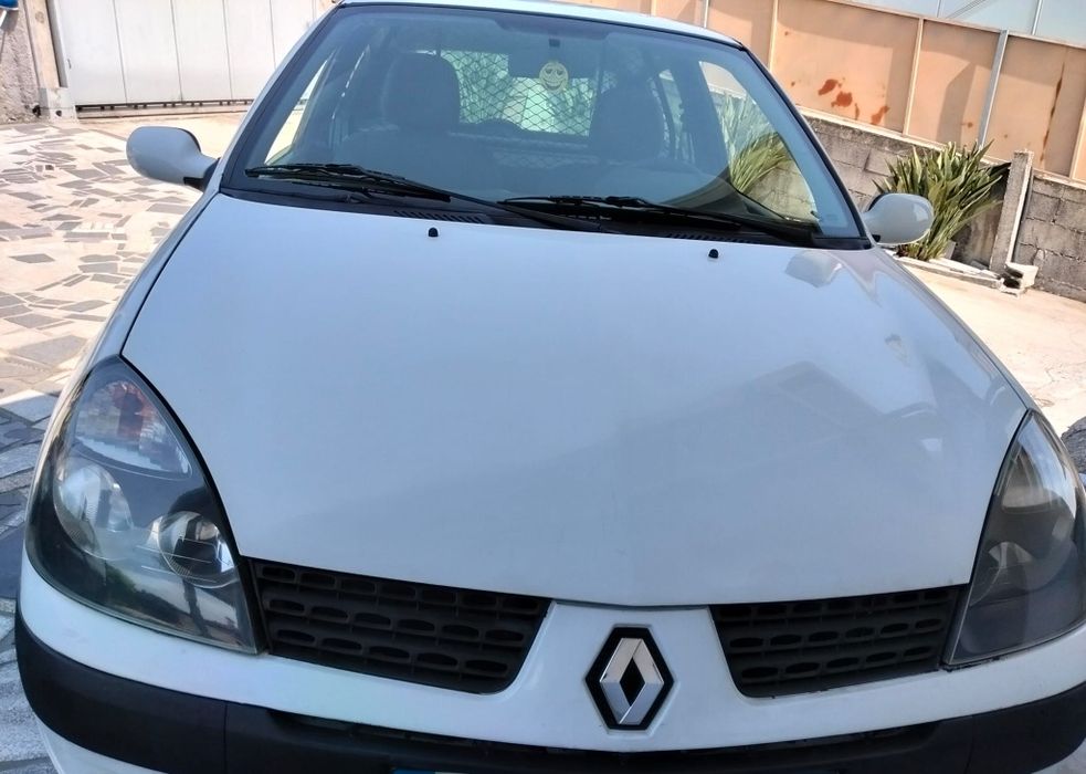 Vendo carrinha (Renault Clio)