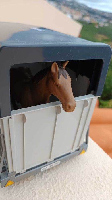 Bruder 2525 Jeep Wrangler Rubicon + box  + cavalo