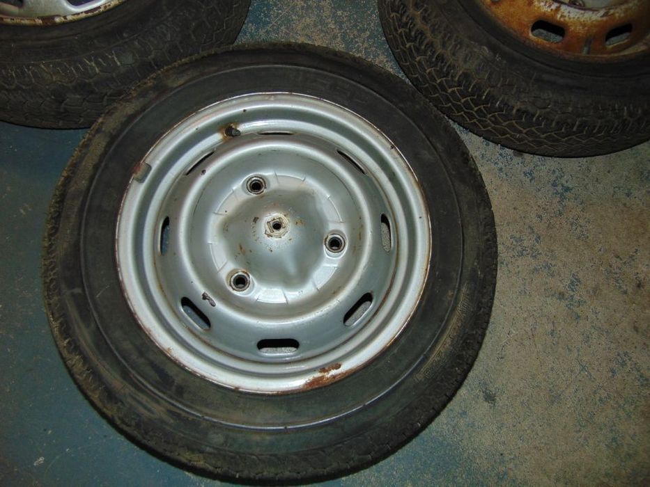 Renault 16 jantes de ferro com pneus