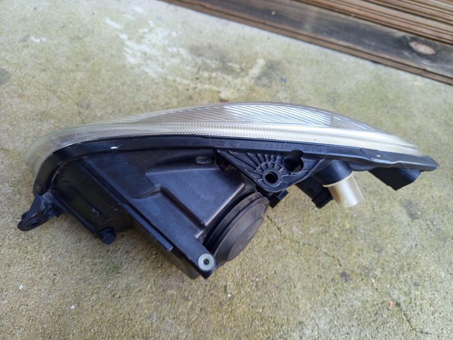 Vendo ótica Skoda Fábia