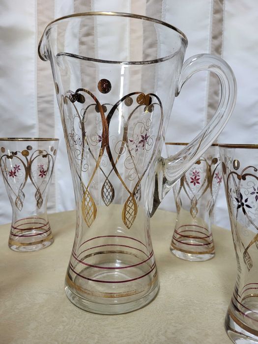 Conjunto de jarro e copos