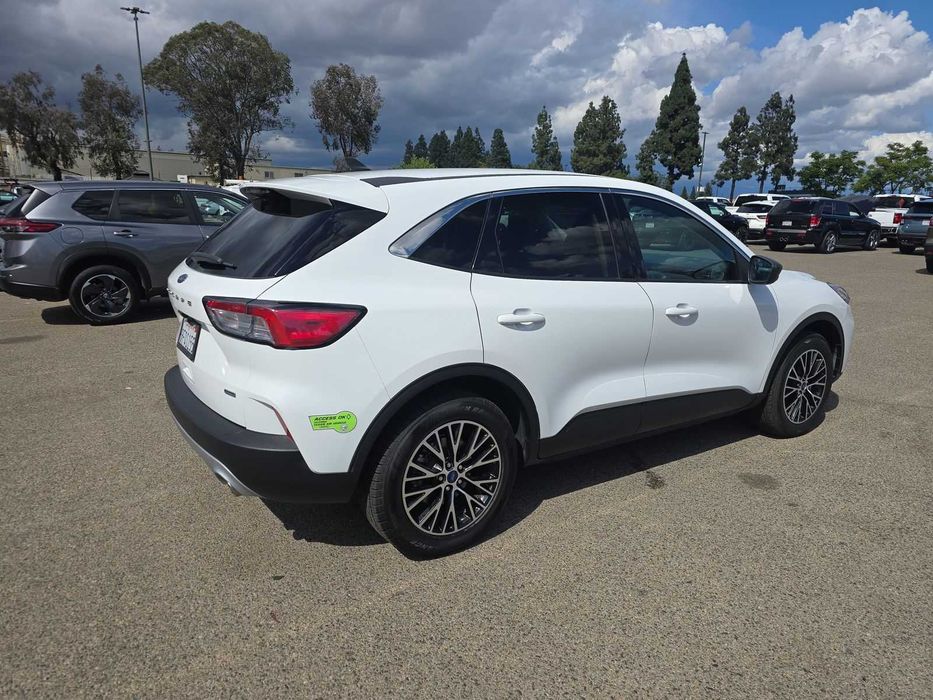 2022 Ford Escape Plug-In Hybrid SE плагин гибрид