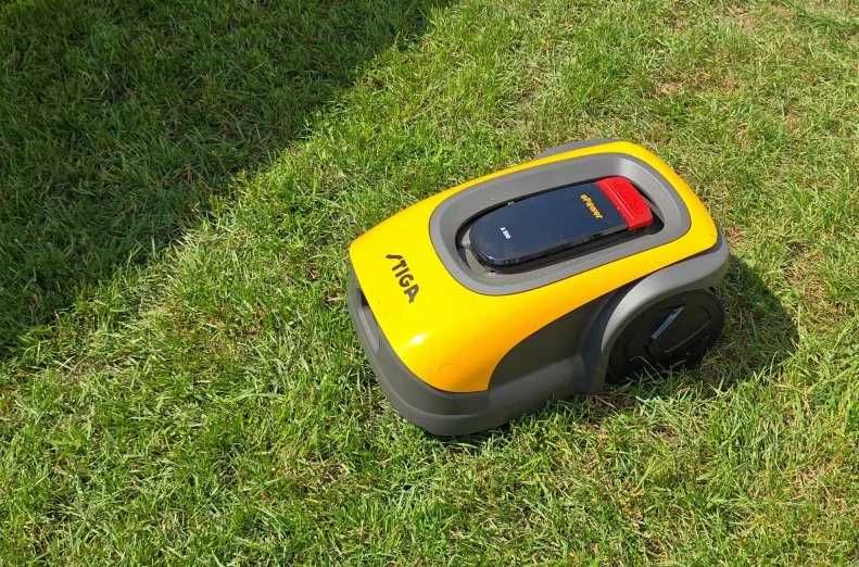 Autonomiczny robot koszący STIGA A 500 2 Ah 18 cm 500 m2
