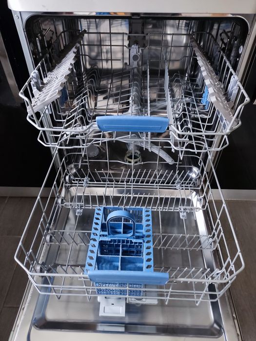 Máquina de lavar loiça INDESIT