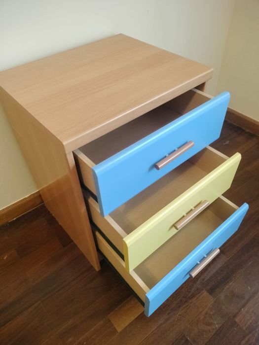 Conjunto quarto azul e amarelo
