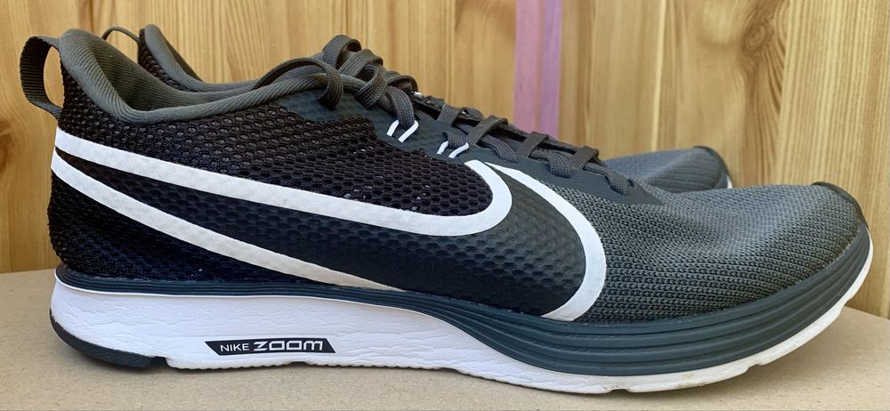 Кросівки Nike Zoom Strike 2
